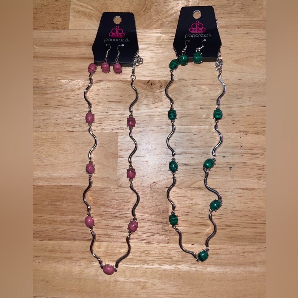 NWT Paparazzi necklaces (2)